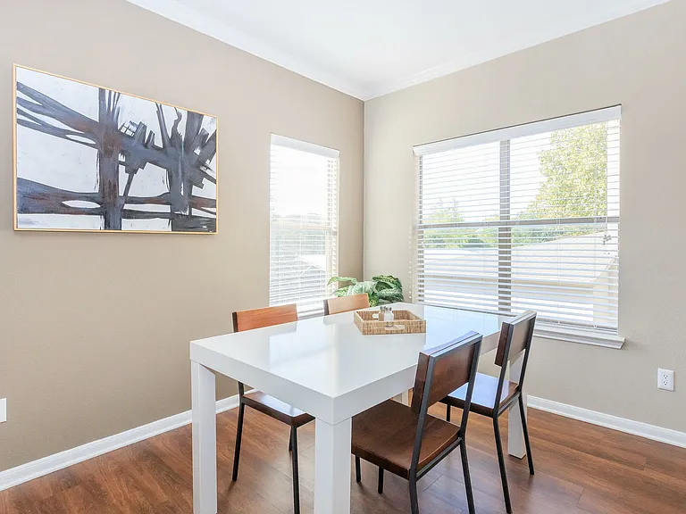 Park Hill Apartments — Photo 3