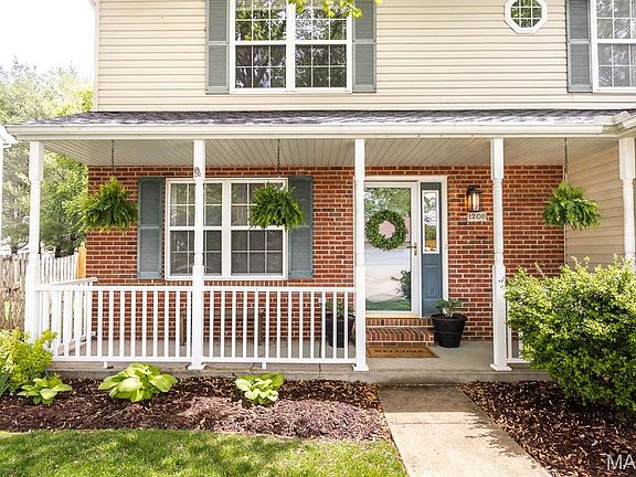 3rd image of 1208 Clarendon Dr