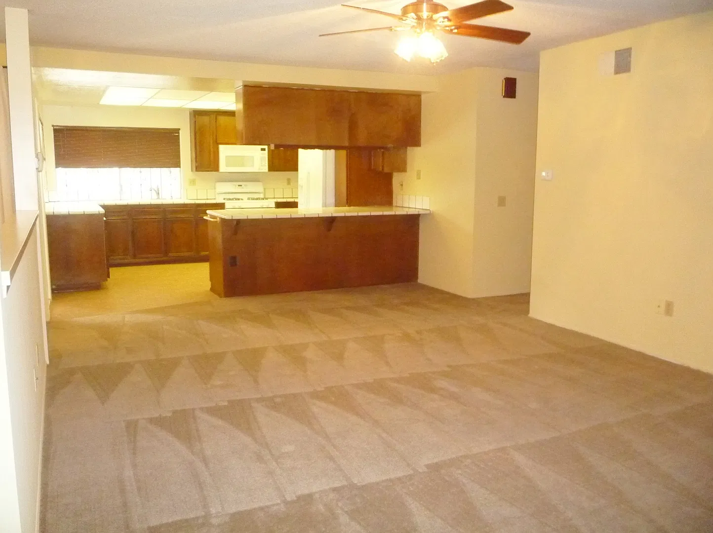 Beautiful 4 Bedroom El Cajon Home *$500.00 Off First Month's Rent Move In Special!* — Photo 4