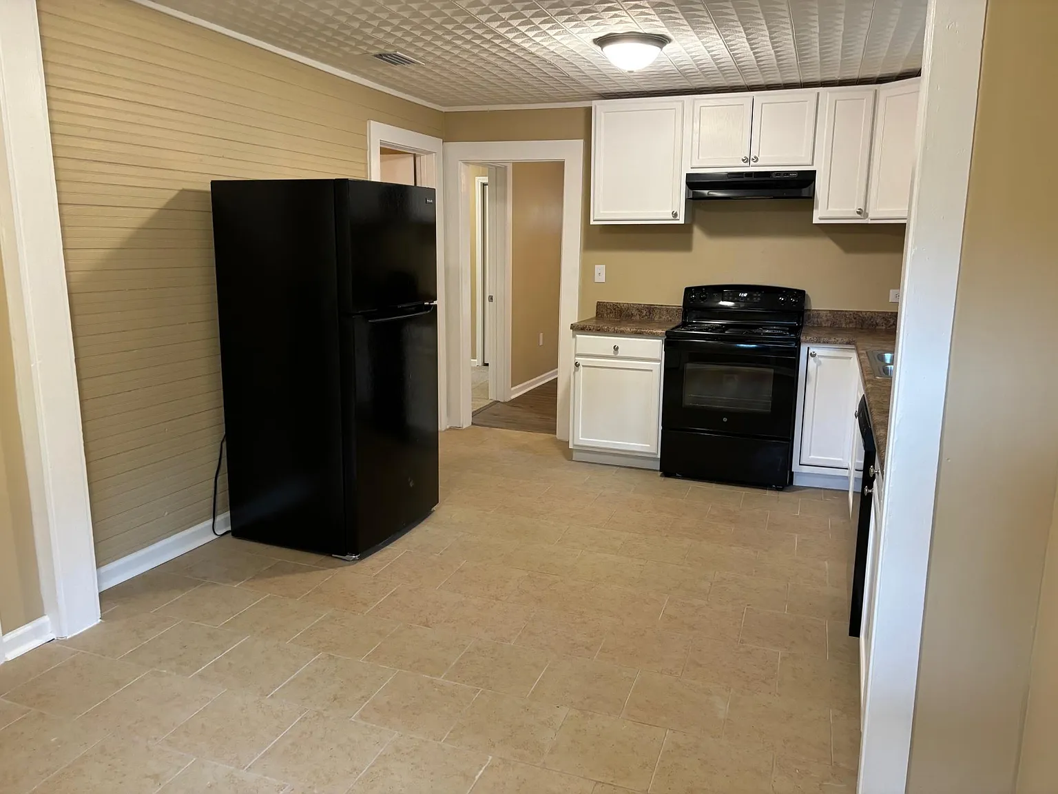 2 bed, 776 sqft, $1,100 — Photo 4