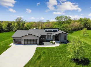 1350 Spring Ridge Ct NE, Swisher, IA 52338