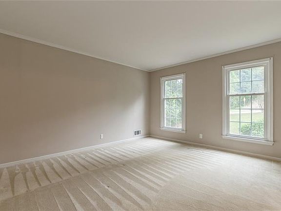 5th image of 2780 Jo Beth Dr