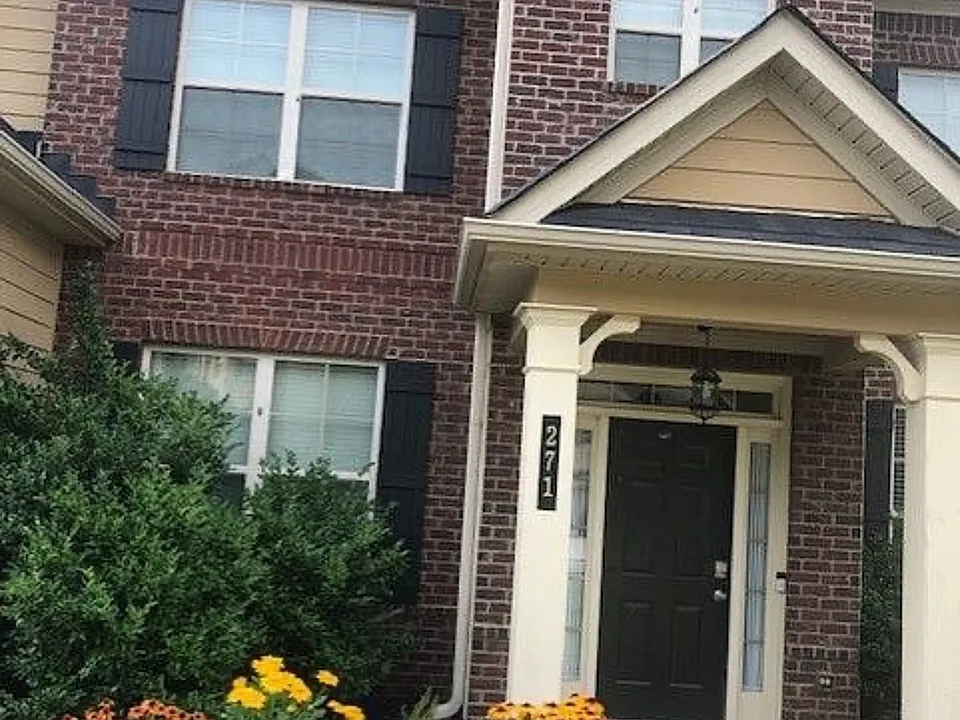 Hickory Pointe Dr