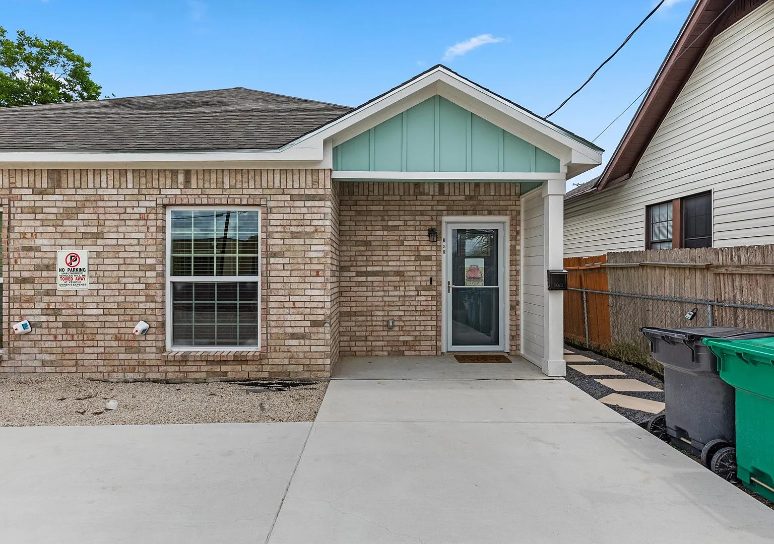 3 bed, 1300 sqft, $1,725 — Photo 2