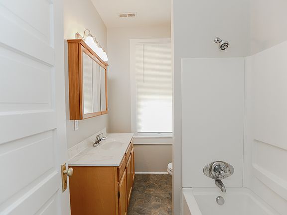 2nd image of 1439 Moultrie Ave #1