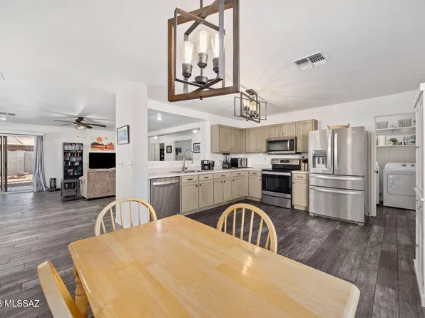 228 E Scarlet Maple St, Sahuarita, AZ 85629