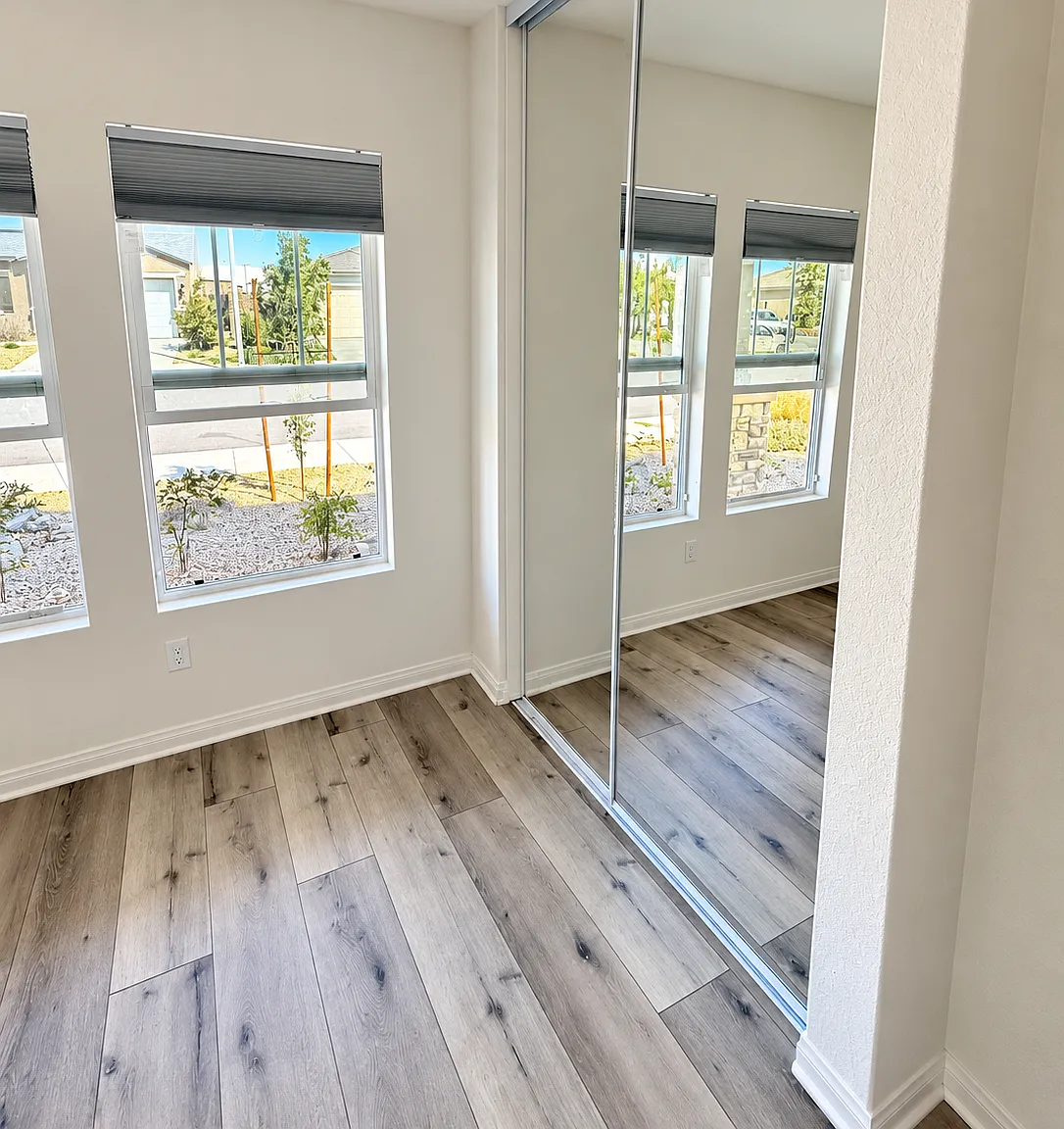 5 bed, 2537 sqft, $850 — Photo 3
