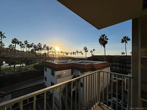 8111 Camino Del Oro #F Photo 1