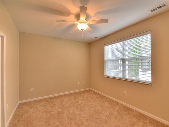 3rd image of 1510 Chesapeake Ave