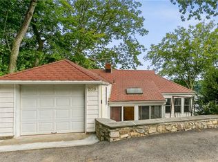 209 Lake Dr, Lake Peekskill, NY 10537