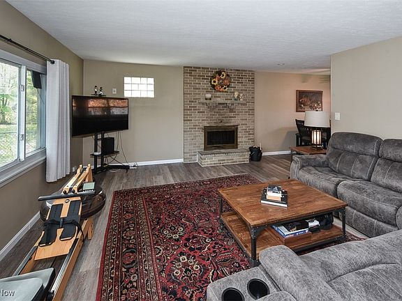 4th image of 5915 Doxmere Dr
