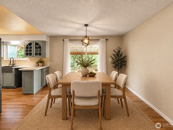 4th image of 731 7th Avenue