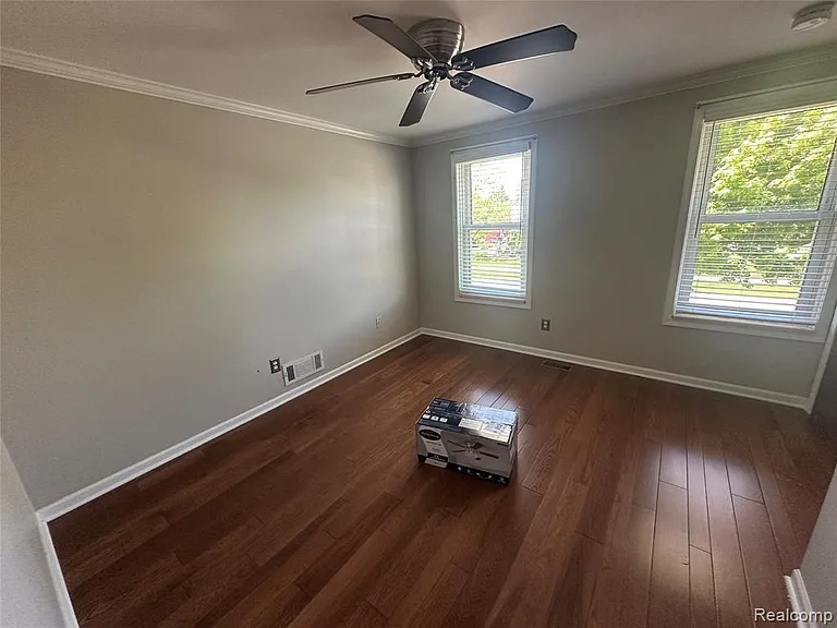 7534 Charrington Dr — Photo 15