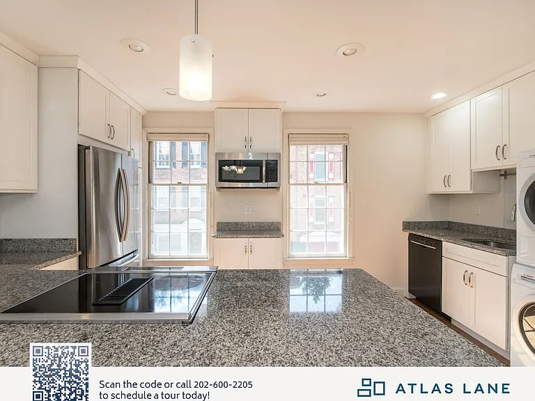 2527 Queen Annes Ln NW — Photo 2
