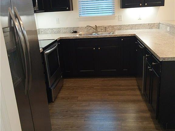 5th image of 4020 Clarendon Way Unit 215