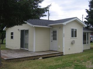 7507 Covington Dr, Cheboygan, MI 49721