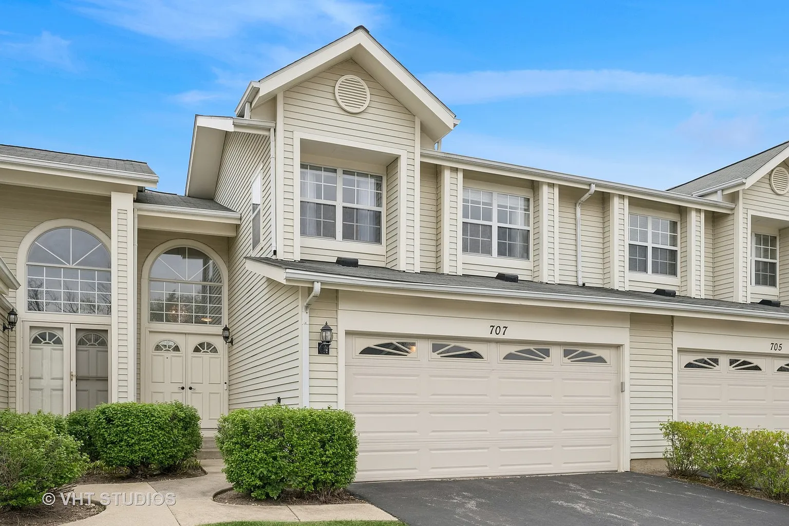 707 Sturnbridge Ln photo 1