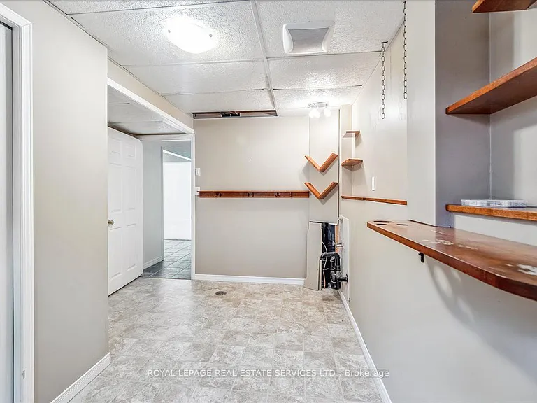 82 Whitlaw Way — Photo 30