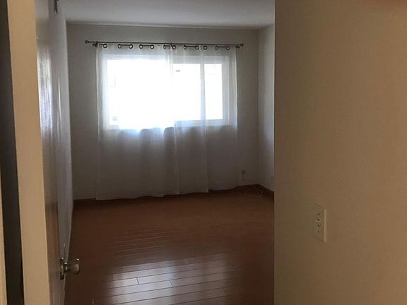 4th image of 8216 Crain Dr