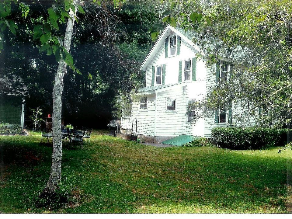 2nd image of 321 W Elm St