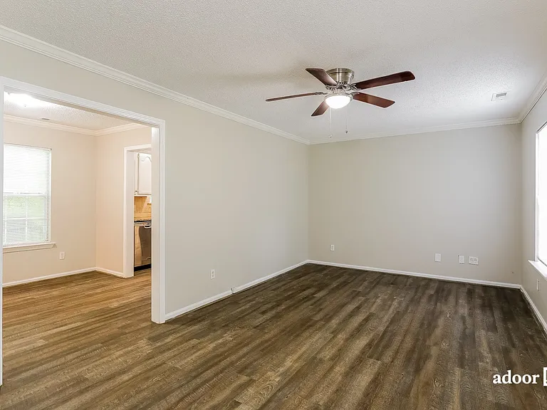 1136 Oak Creek Trl — Photo 6