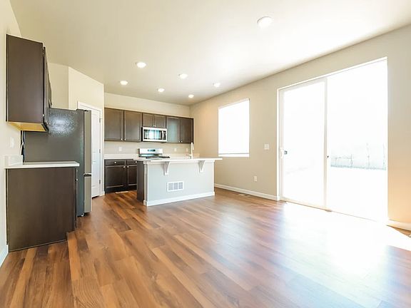 5th image of 456 Elbert St #2005