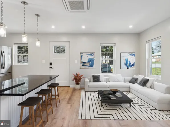 610 Park Ave, Mount Airy, MD 21771