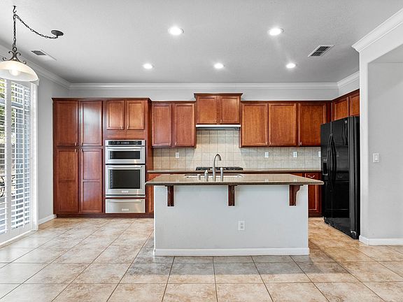 5th image of 1324 Standish Cir