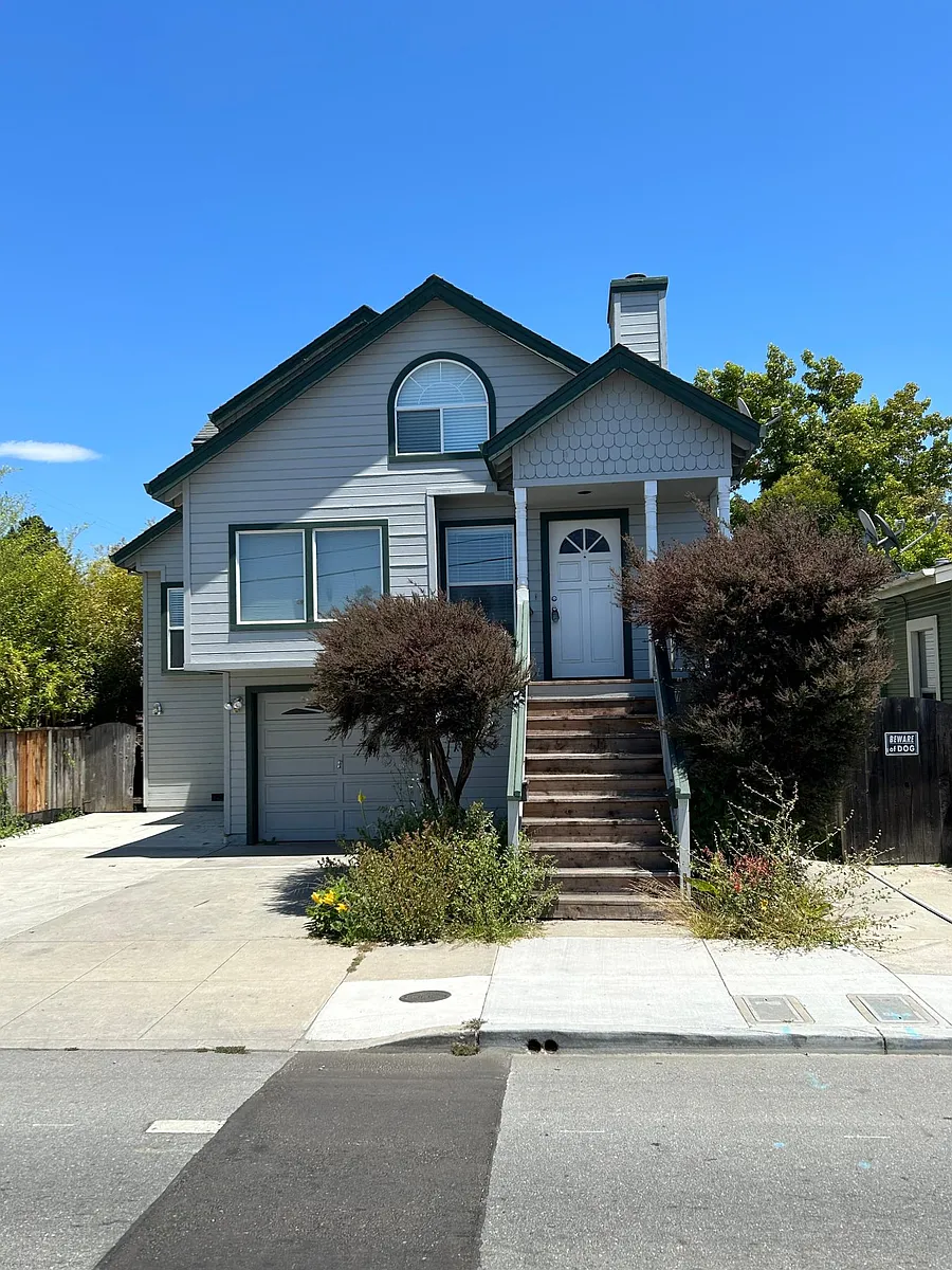 Building Photo - 122 Ocean St #A