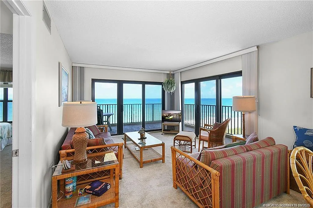 2 bed, 2.0 bath, 1258 sqft, $3,000 — Photo 3