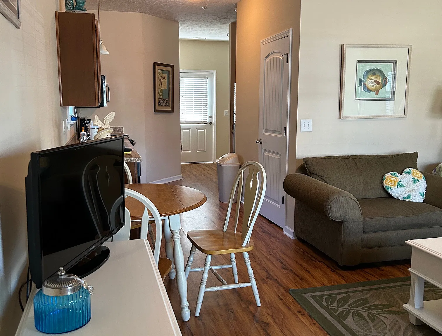 2 bed, 1060 sqft, $1,650 — Photo 4