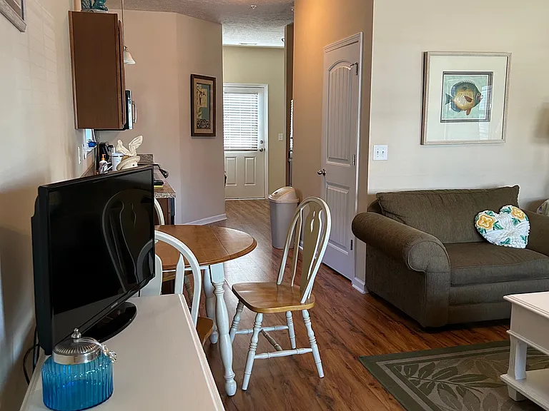 358 Sailors Ct — Photo 4
