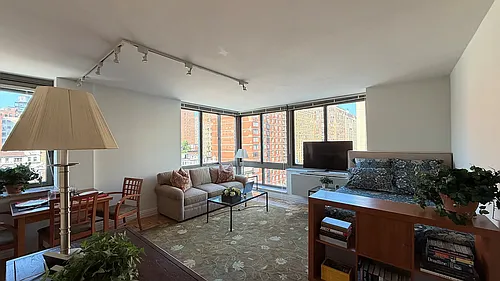 1500 Lexington Ave #12A Photo 1