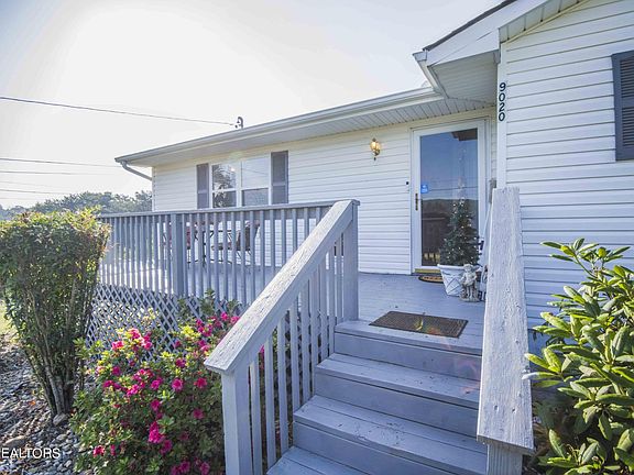 5th image of 9020 Hillside Ave