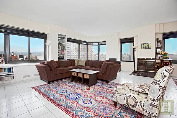 Rented by Halstead Real Estate | media 29