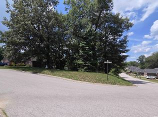 8206 Bucks Ln, Evansville, IN 47711