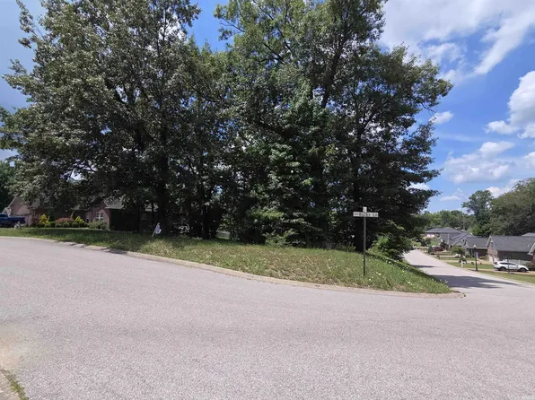 8206 Bucks Ln, Evansville, IN 47711