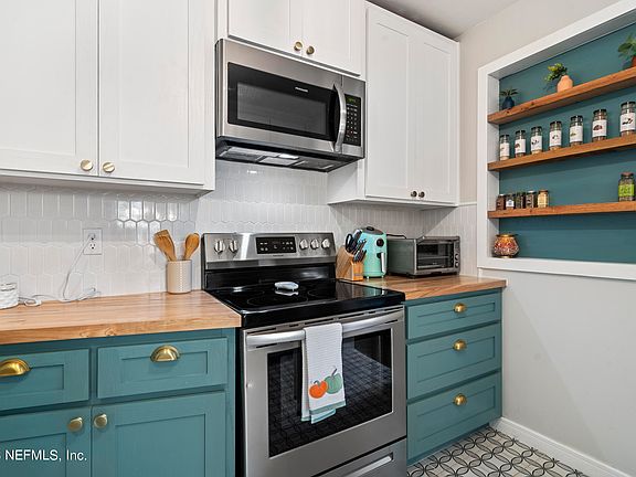 5th image of 1208 PLYMOUTH Place