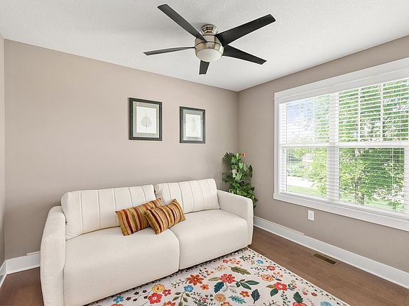 5th image of 5009 NE Briarwood Dr
