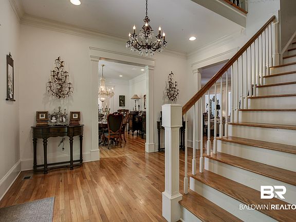 5th image of 105 Alsway Ct