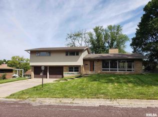 2803 W Bacon Dr, Peoria, IL