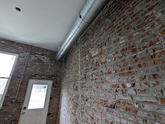 5th image of 2239-2241 S Grand Blvd #2