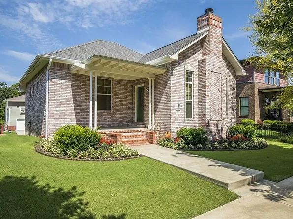 1841 N Best Friend Ln, Fayetteville, AR 72704