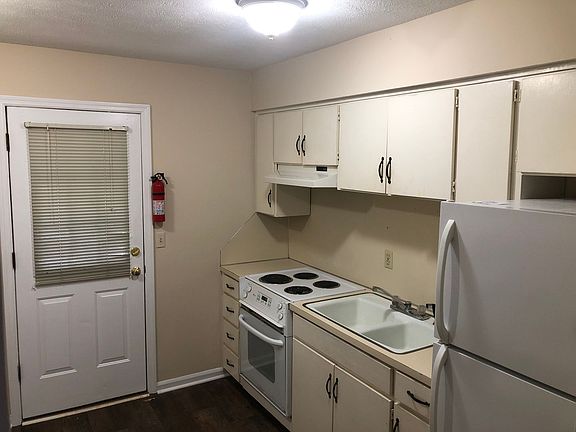 3rd image of 207 19th St #B5