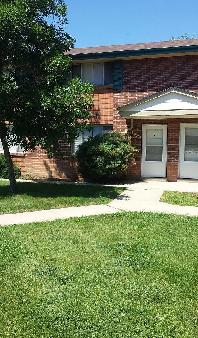 2 bed, 1.5 bath, 800 sqft, $1,725 — Photo 1