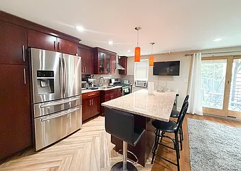 25-35 33rd Street