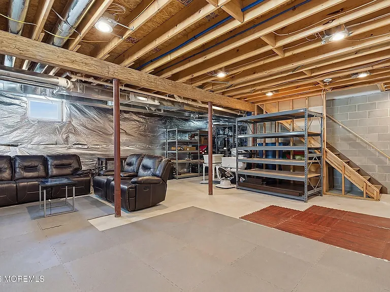 941 5th Ave — Photo 21