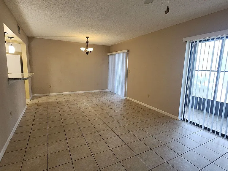 27 Veronese Ct — Photo 5