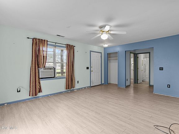 4th image of 102 Croaker Street
