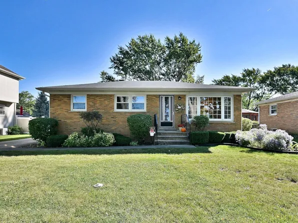 1105 S Fern Dr, Mount Prospect, IL 60056